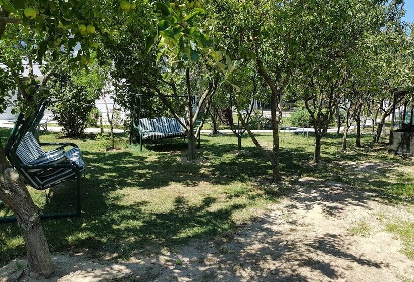 Sinopsis Resort Otel