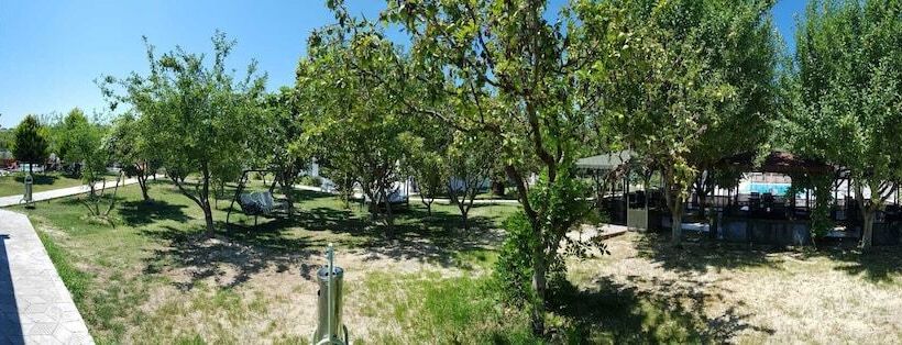 Sinopsis Resort Otel