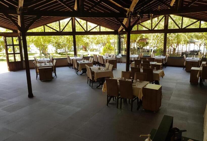 Sinopsis Resort Otel