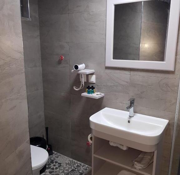 Sinopsis Resort Otel