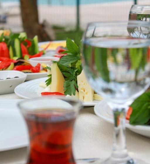 Sinopsis Resort Otel