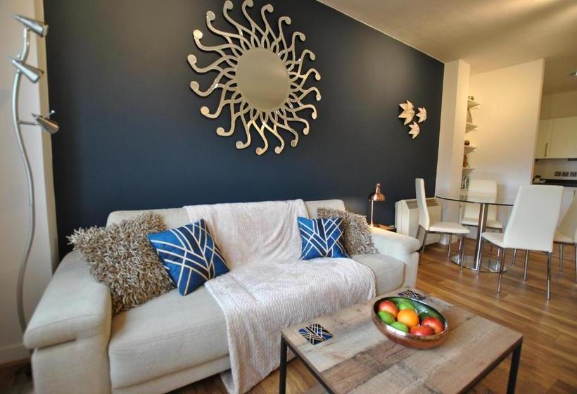 The Courtyard 2 Bedroom Apartments In Central Windsor With Parking