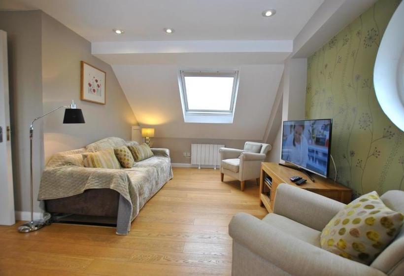 The Courtyard 2 Bedroom Apartments In Central Windsor With Parking
