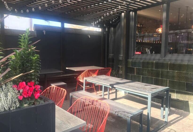 호스텔 Publove @ The Crown Battersea