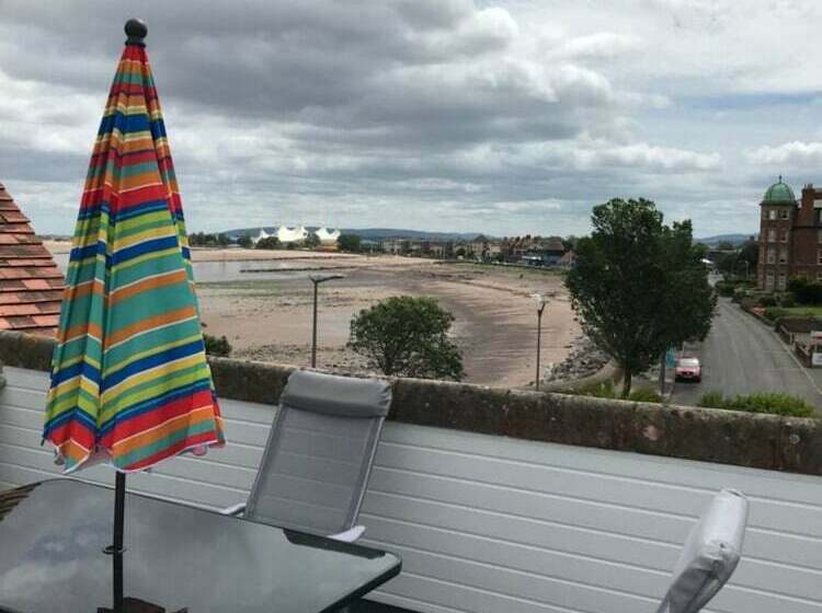 مبيت وإفطار Beachside Suites