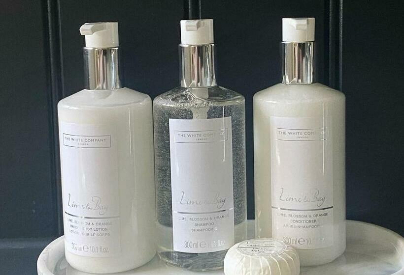 مبيت وإفطار Chillingham Manor