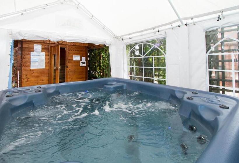 مبيت وإفطار Heywood Hall