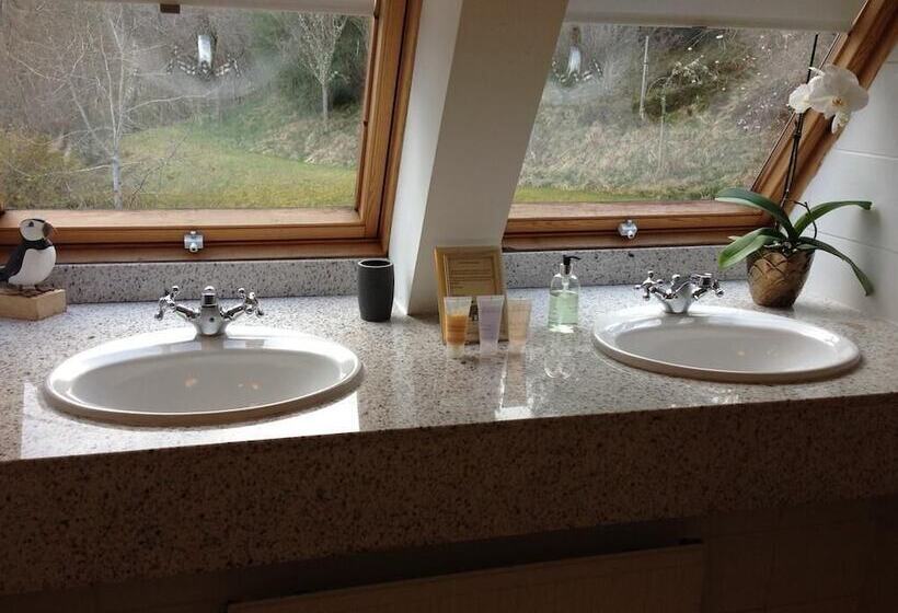 住宿加早餐 Highland Bear Lodge & Luxury Bear Huts