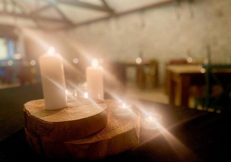 مبيت وإفطار Kingston Country Courtyard