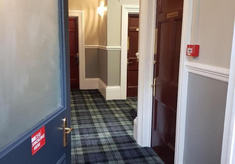 مبيت وإفطار Kingswood Guest House