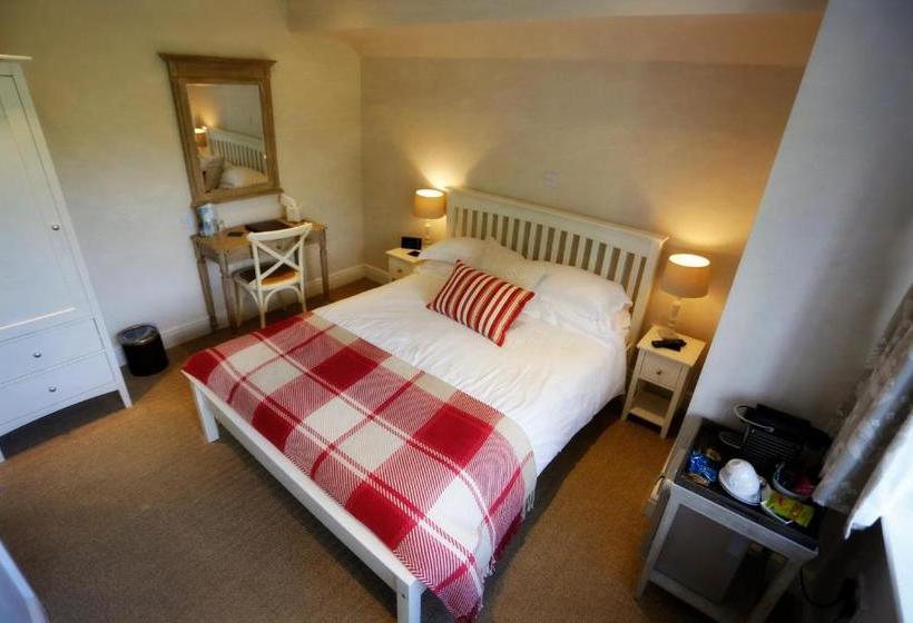 Bed and Breakfast Langaller Manor House