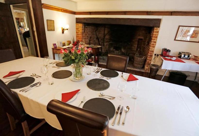 Bed and Breakfast Langaller Manor House