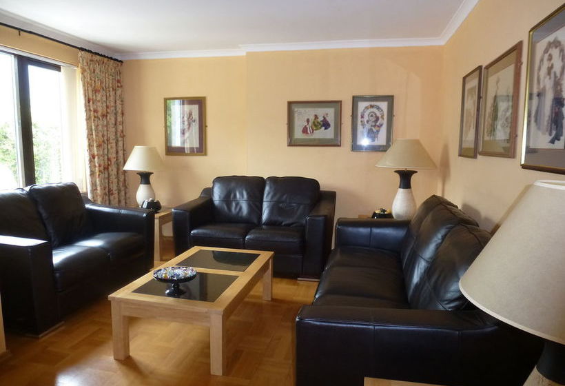 مبيت وإفطار Lochearn House