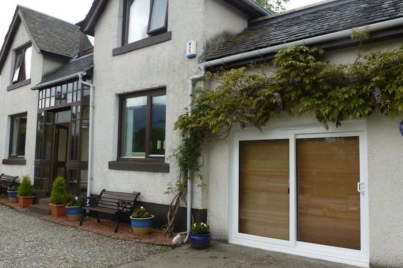 مبيت وإفطار Lochearn House