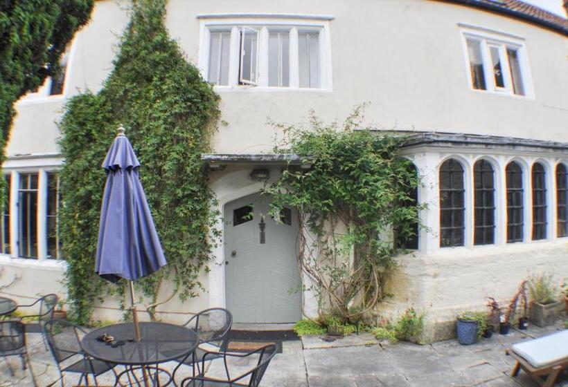 مبيت وإفطار Longbridge House