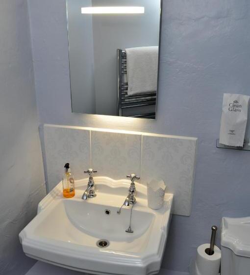 مبيت وإفطار Longbridge House