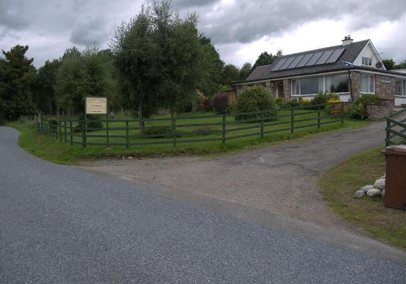 مبيت وإفطار Ornum House