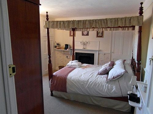 مبيت وإفطار Saint Hilda S House