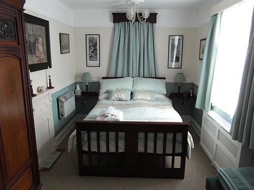 مبيت وإفطار Saint Hilda S House