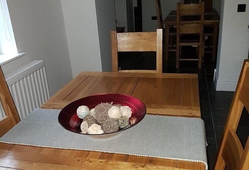 Station House Lanark Bed And Breakfast