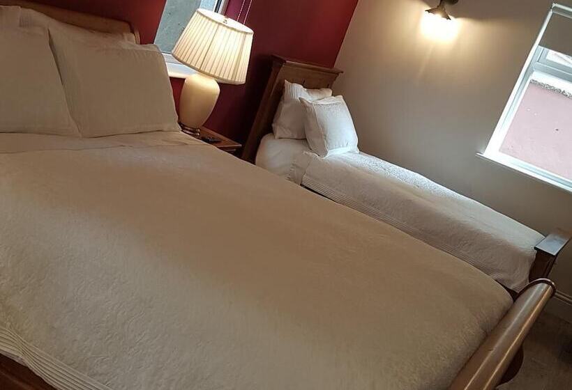 Station House Lanark Bed And Breakfast