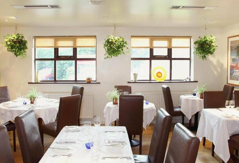 مبيت وإفطار The Bakery Restaurant With Rooms