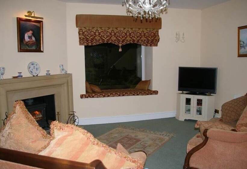 مبيت وإفطار The Grange