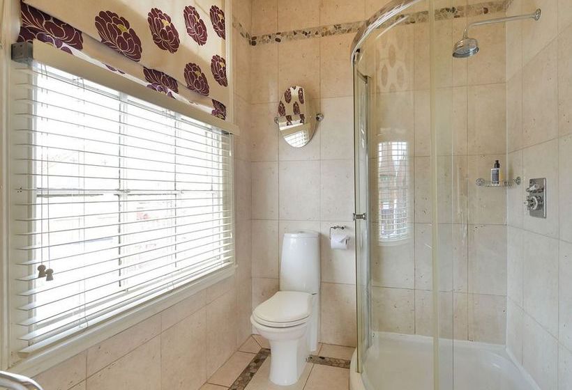 住宿加早餐  The Hollies