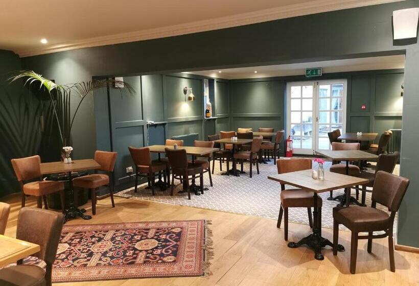 مبيت وإفطار The Vines