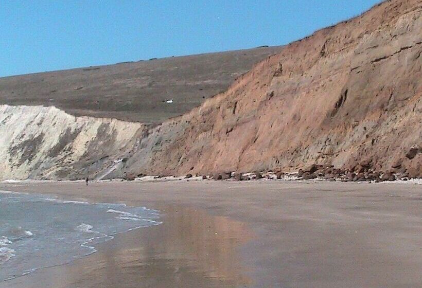 مبيت وإفطار Weston Manor