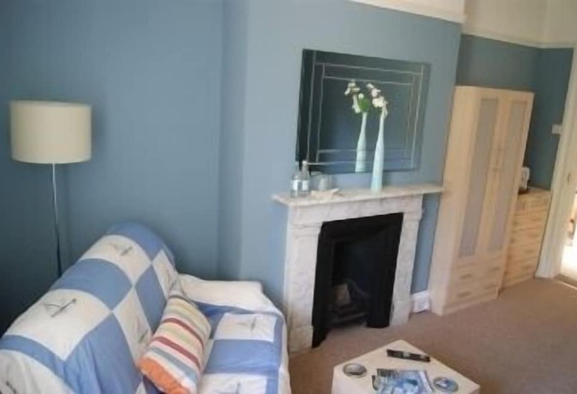 مبيت وإفطار Weston Manor