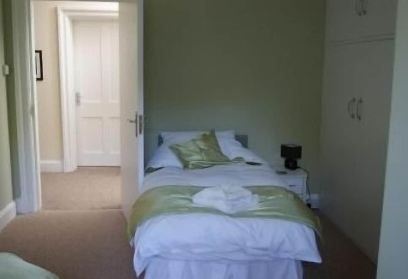 مبيت وإفطار Weston Manor