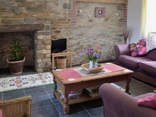 Bronhaul Farm Cottages