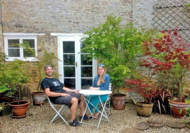 Calendar Cottage Bed & Breakfast