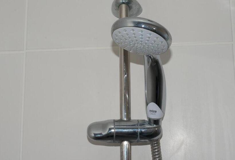 Cambridge Orchard Apartments   2 Double Bedrooms