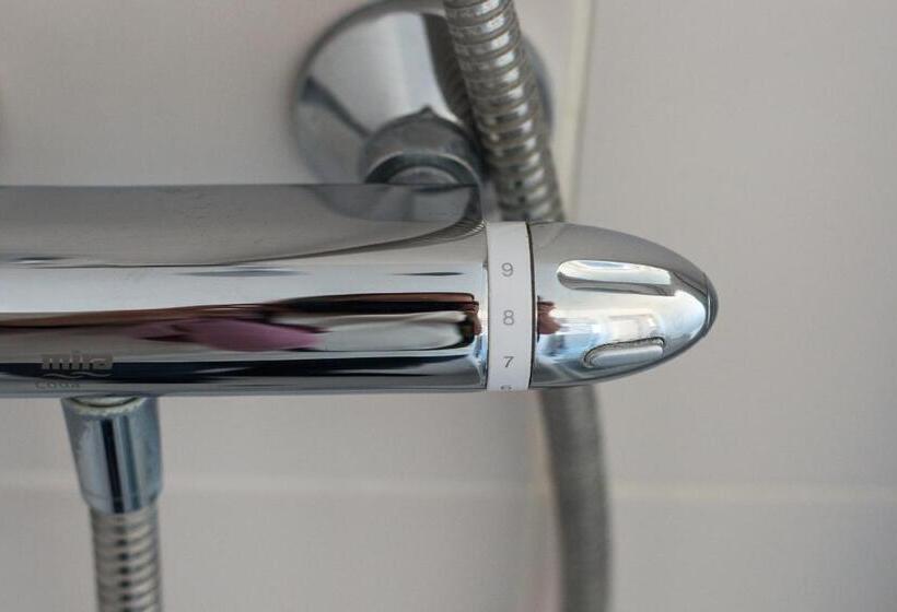 Cambridge Orchard Apartments   2 Double Bedrooms