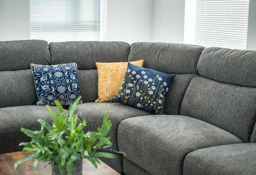 Cambridge Orchard Apartments   2 Double Bedrooms