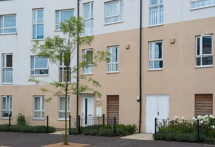 Cambridge Orchard Apartments   2 Double Bedrooms