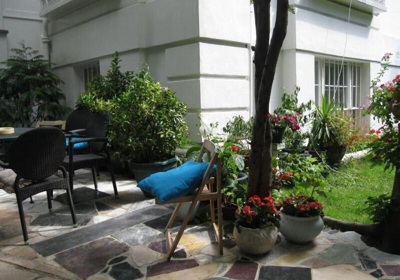 Dawson Place, Juliette's Bed And Breakfast