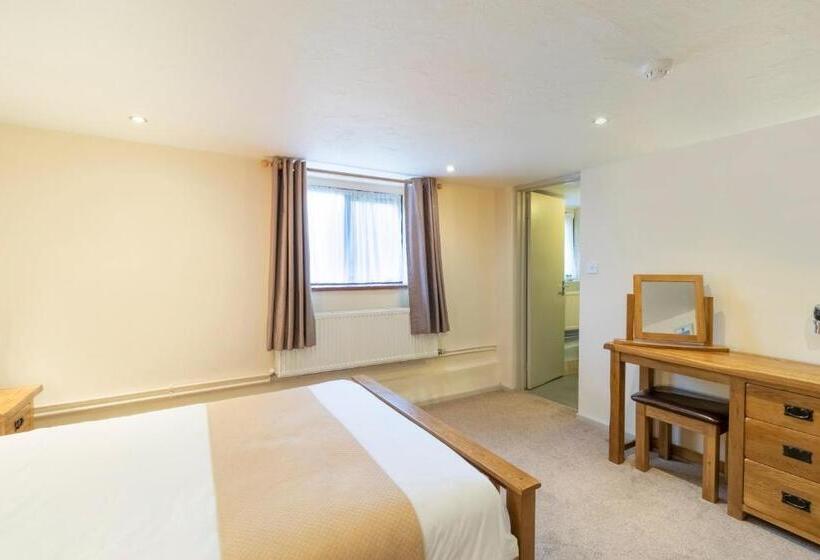 Elm Farm Country House