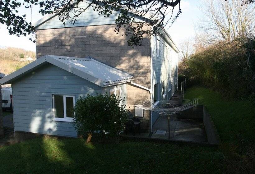 Freshwater Bay Holiday Cottages