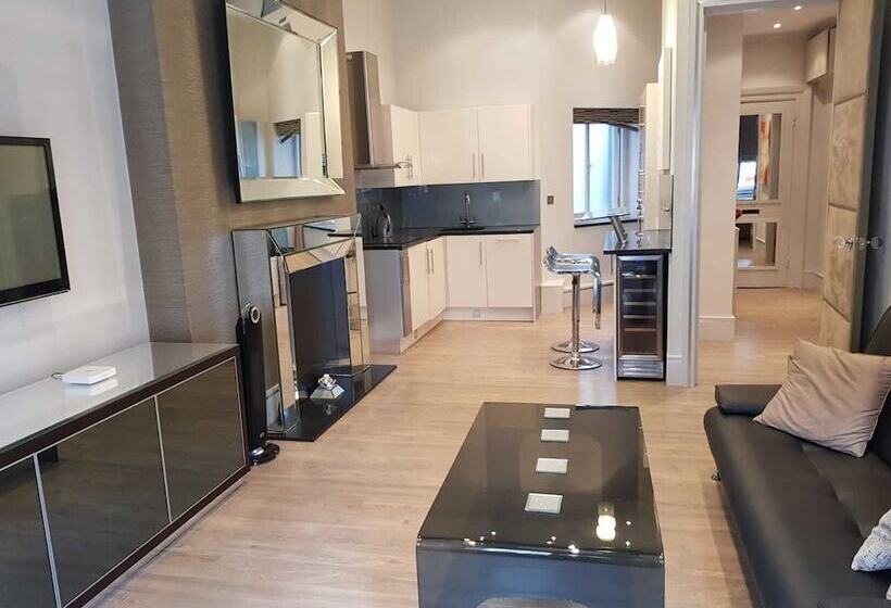 Hans Crescent Apartment