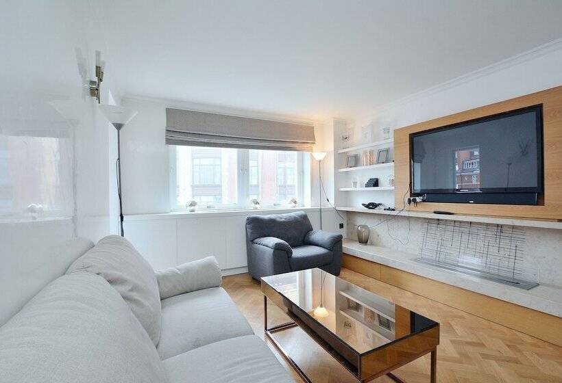 Hans Crescent Apartment