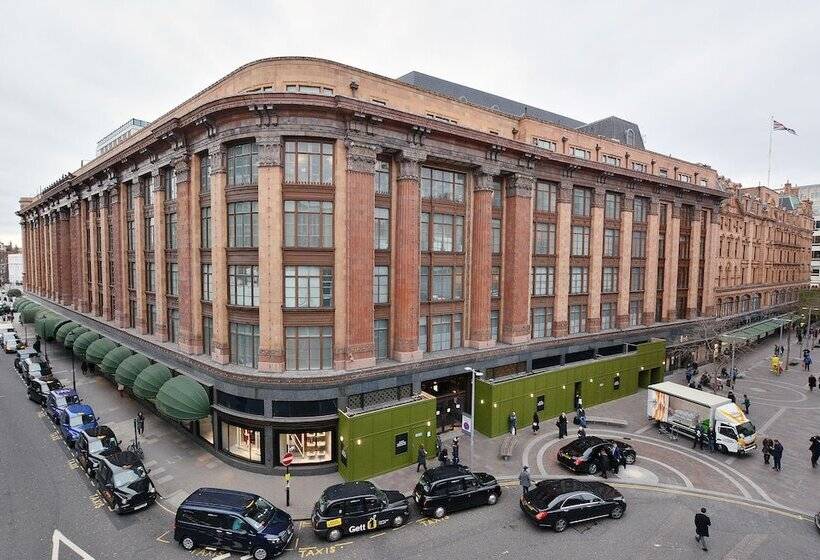 Hans Crescent Apartment