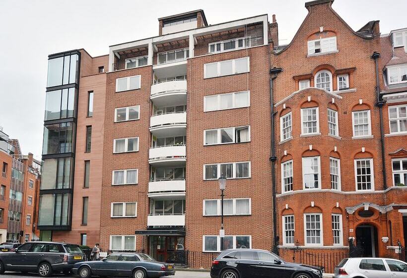 Hans Crescent Apartment