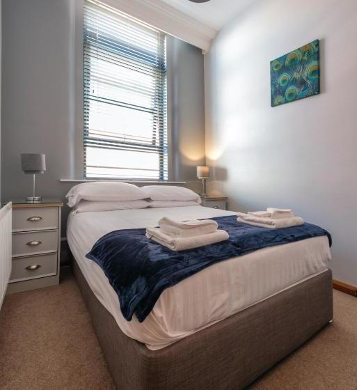 Hogg & Mitchells Apartments