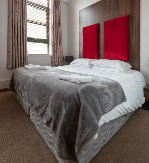 Hogg & Mitchells Apartments