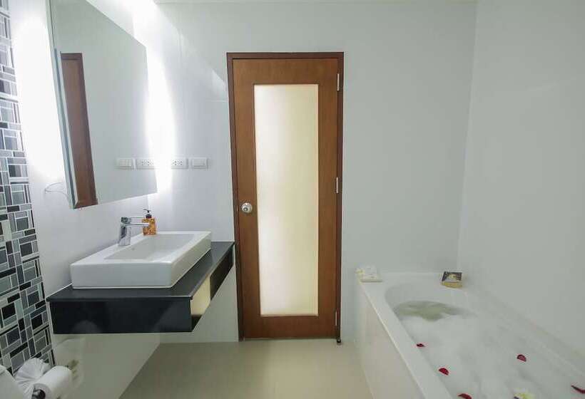 Baan Nilrath Hotel Sha Extra Plus