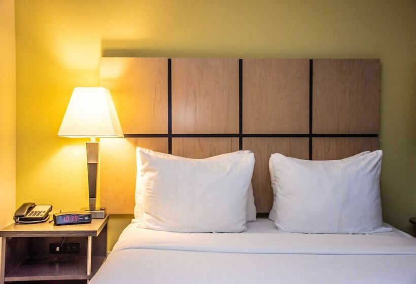 בית מלון כפרי Candlewood Suites Overland Park W 135th St, An Ihg