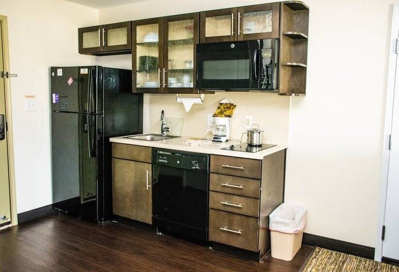 בית מלון כפרי Candlewood Suites Overland Park W 135th St, An Ihg